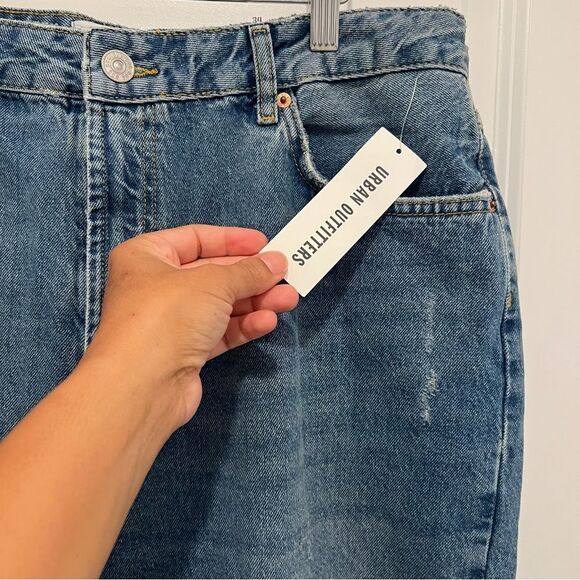 NWT BDG High-Rise Mom Blue Jeans with Distressing in Women's Size 34 - Picture 7 of 14